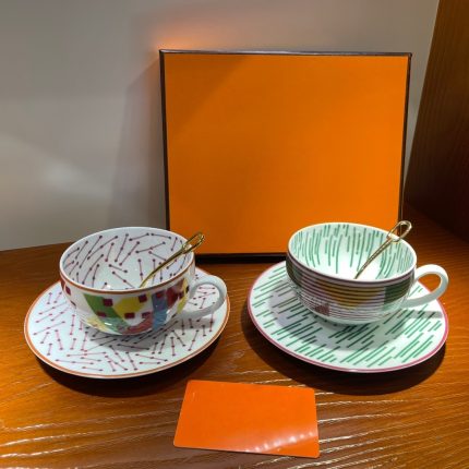 Patterned coffee cup set