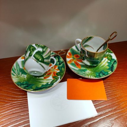 Green patterned coffee cup set